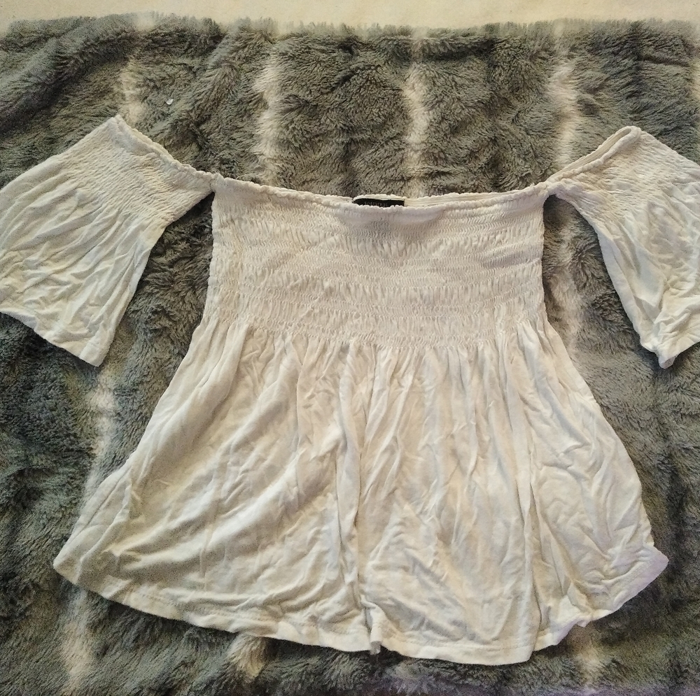 White Smocked Bardot Top 💸💸 pick 2 for $10